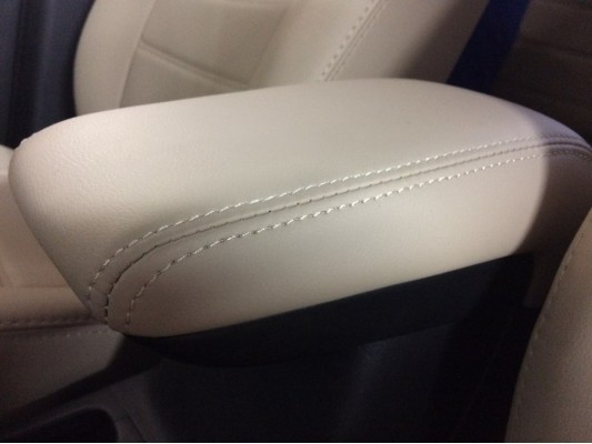 Перетяжка центрального подлокотника Перетяжка центрального подлокотника